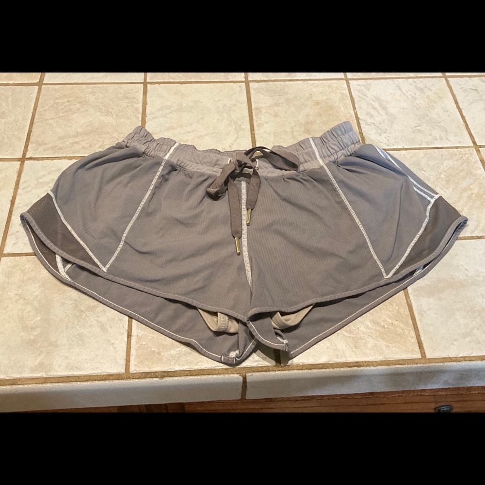 Lululemon Hotty Hot Short 2.5”